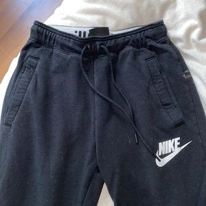 Woman’s Nike sweatpants XS